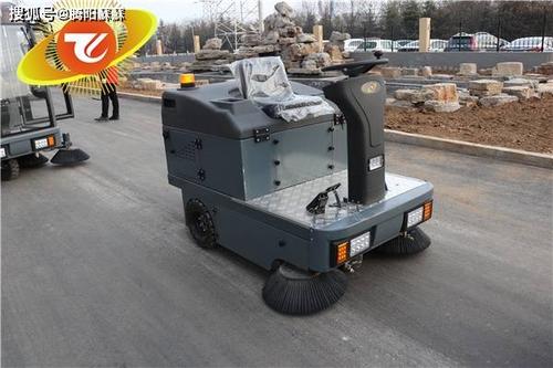 小型14米3刷3轮工厂物业用电动扫地车 物业管理的高效清洁解决方案